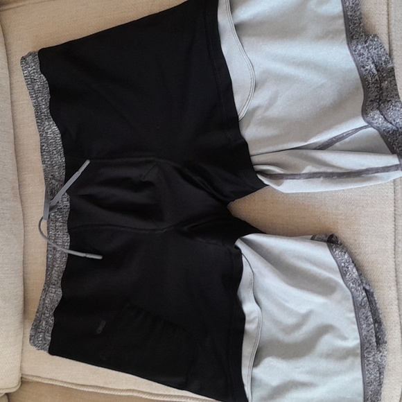 Lululemon Pace Breaker Short - Brand New! - Picture 10 of 10